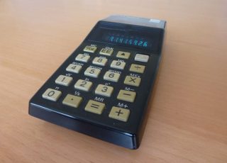 A Sinclair Oxford 300 calculator.